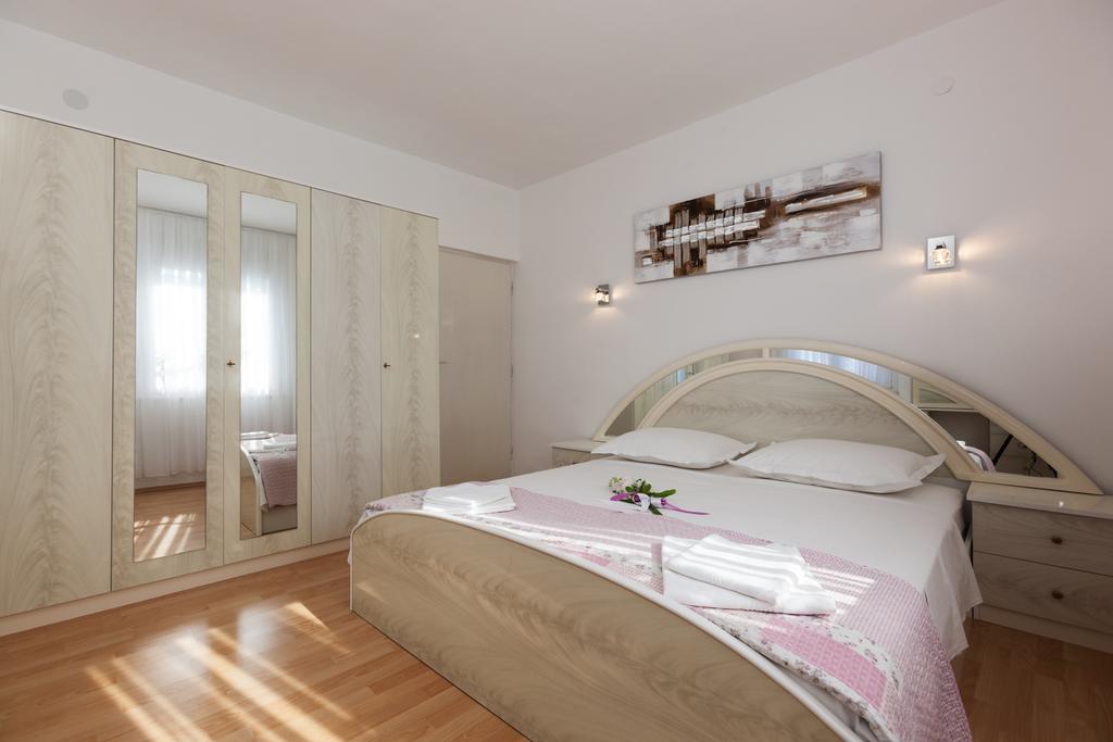 Villa Sarah Supetar Buitenkant foto